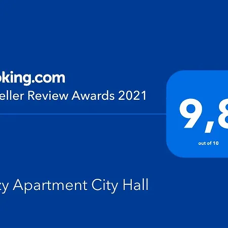 Cozy Hall Apartment